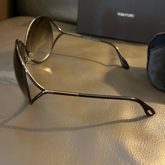 Tom Ford sunglasses worn only a few times and in like new condition. - Picture 7 of 15
